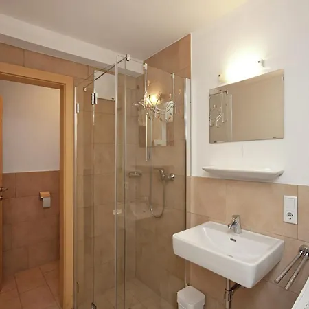 Alpesi faház Luxurious In With Sauna *
