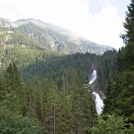 Drive-in With Sauna, Just A Short Walk From The Bus With Connections To The Wildkogel And Zillertal Arena Feriehus *