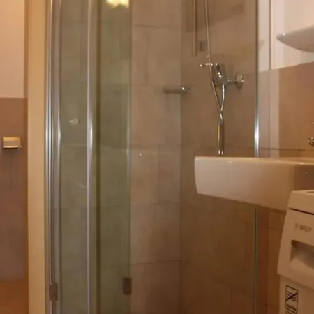 Alpine With Balcony & Sauna Wald im Pinzgau